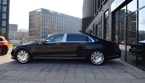 Mercedes Benz S560 Maybach Silvercars
