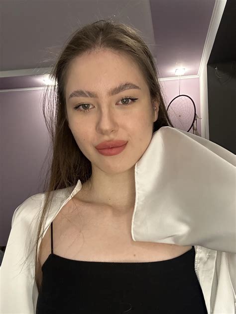 Am I Hot In This Outfit F18 R Amihot