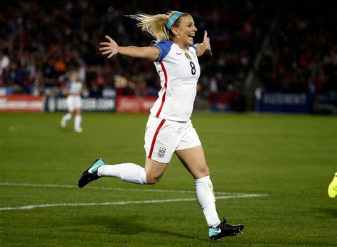 Two Time World Cup Champion Julie Ertz Retires From Soccer After 10