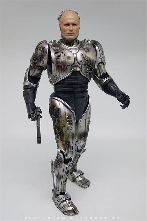 Toyhaven Review 1 Hot Toys MMS266 1 6th RoboCop Battle Damaged Version Collectible Figure