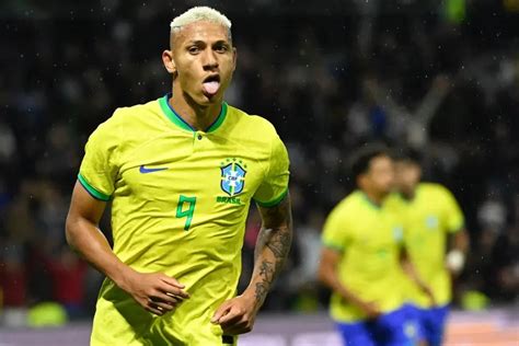 Richarlison Marca Dois Gols Na Estreia Sonho De Criança Realizado