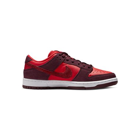 SneakSurf - Nike SB Dunk Low 'Cherry'