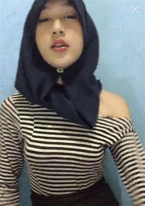 Pin Oleh 001 Di Cantik Hijab Gaya Hijab Gaya Wanita