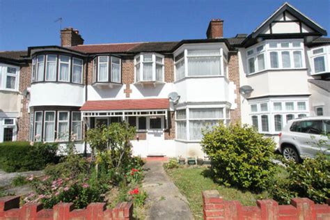 3 Bedroom Terraced House For Sale In Stanley Avenue Gidea Park