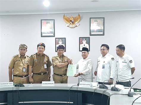 Gubernur Kaltara Serahkan Sertifikat Ke Kpu Kaltara Dan Nphd Korem