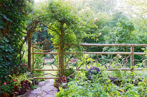 Garden Arch Trellis Ideas To Add Charm To Your Landscape