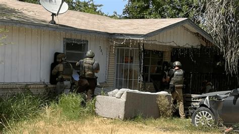 Man Arrested After Barricading Himself In Zavala County Home