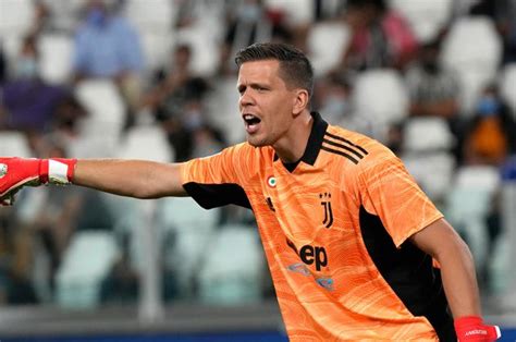 Barcelona Can Register Wojciech Szczesny For Champions League Games