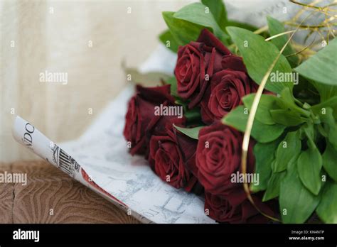 Luxus Strauß Roter Rosen In Flower Shop Valentinstag Blumenstrauß Aus