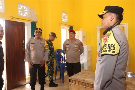 Polisi Perketat Pengamanan Di Lombok Tengah Menjelang Pleno Kecamatan