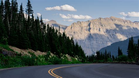 Going To The Sun Road In Glacier National Park Glacier National Park National Parks Glacier