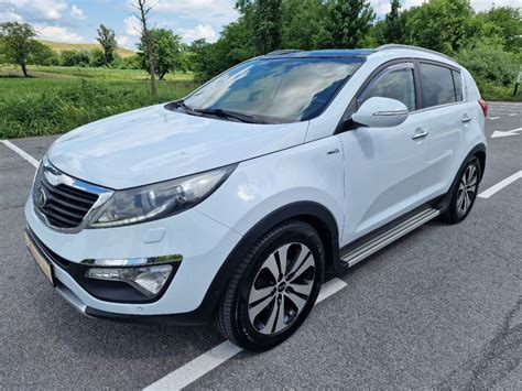 Kia Sportage AWD 2 0 CRDi Automatik 2013 God 150000 Km Navigacija Pano