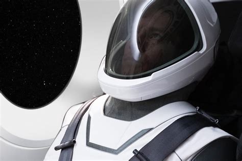 Elon Musk Finally Unveils the SpaceX Spacesuit | Digital Trends