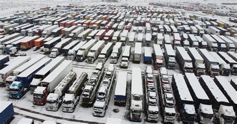 Temporal De Nieve En Mendoza 4 Mil Camiones Quedarán Varados Por El Cierre Del Paso Cristo