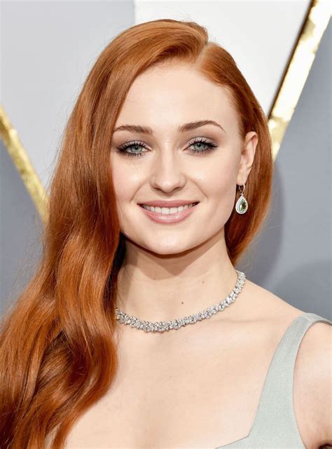 Sophie Turner Talks Sexuality “i Love A Soul Not A Gender” Sophie