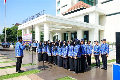 Upacara Puncak HUT Korpri Ke 52 Depan Gedung Graha Rektorat