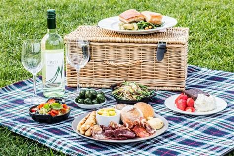 Romantisches Picknick Auf Dem Land Einige Originelle Ideen