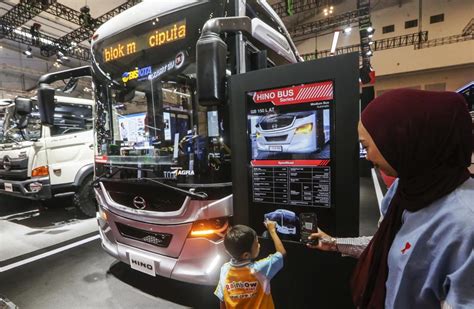 Hino Hadirkan Inovasi Dan Solusi Transportasi Terpercaya Di Giias