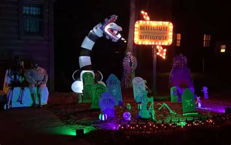 Spooky Beetlejuice Yard Decoration Ideas Munchkins Planet