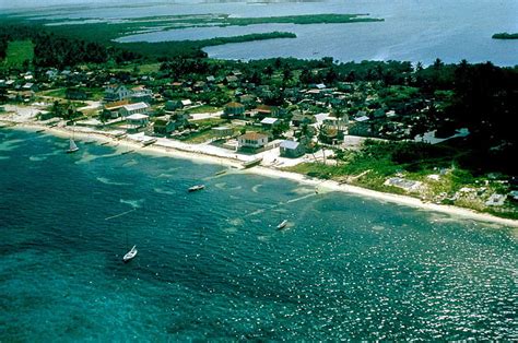 Ambergris Caye Belize History San Pedro Harvest Caye Hd Wallpaper