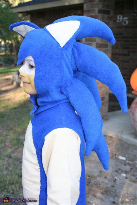 Sonic the Hedgehog Costume - Photo 4/5