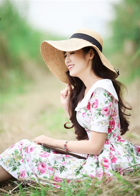 Hot girl xinh lung linh trong bộ ảnh Tết
