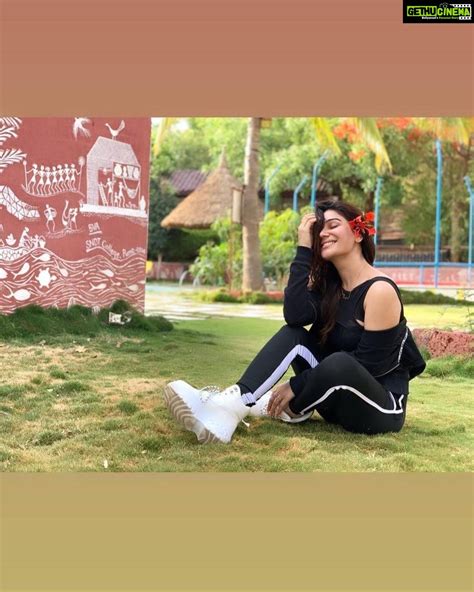 Kangna Sharma Instagram 🥰😍greenery 😍🥰 Gethu Cinema