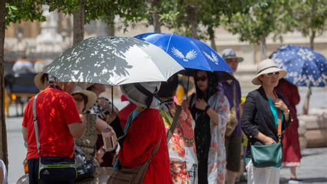 Los Turistas Asiáticos Gastan Unos 3000 Euros En España Más Del Doble De La Media