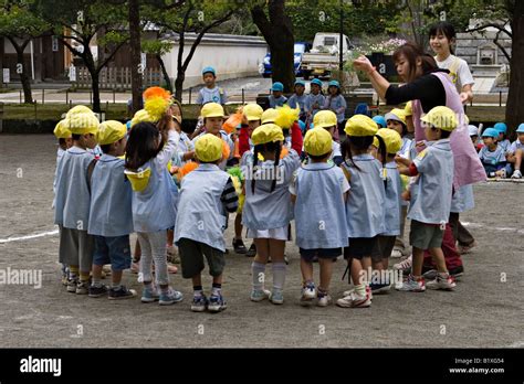 Japanese Kindergarten Stock Photos & Japanese Kindergarten Stock Images - Page 2 - Alamy