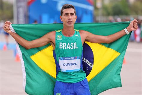 Em Paris 2024 Caio Bonfim quer uma inédita medalha na marcha atlética