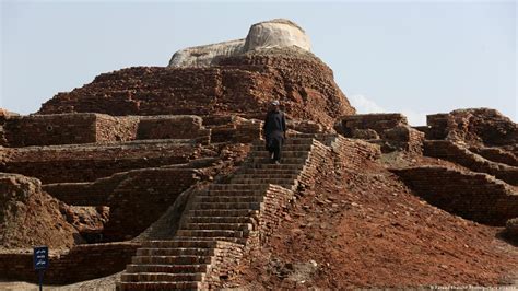 Monsoon rains threaten Pakistan UNESCO site – DW – 09/08/2022