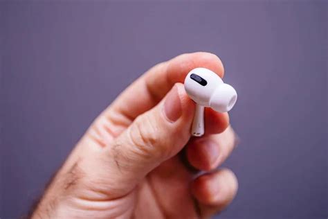 Airpods Pro Fotos De Stock Imágenes De Airpods Pro Sin Royalties Depositphotos