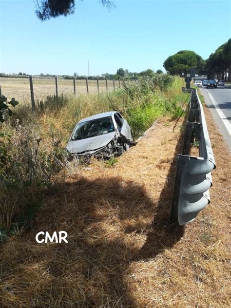 Ladispoli Incidente Sullaurelia Auto Finisce In Una Cunetta