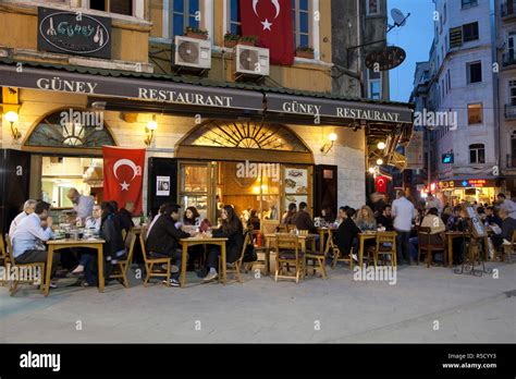 Outdoor restaurants, Beyoglu area, Istanbul, Turkey Stock Photo - Alamy