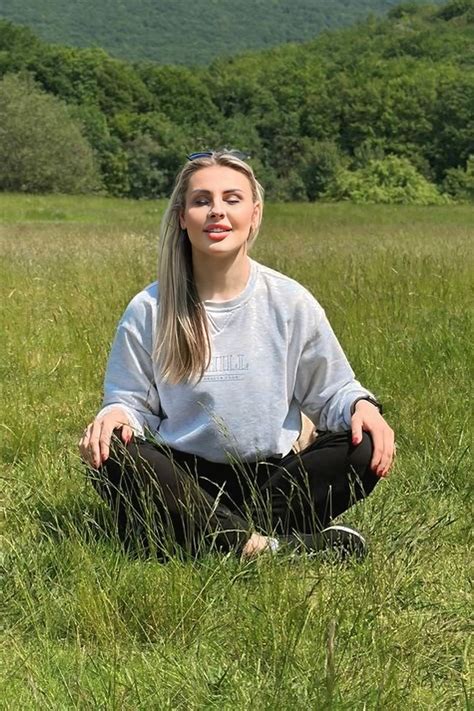 Beautiful Katerina Y O From Bratislava With Blonde Hair Id Ladadate