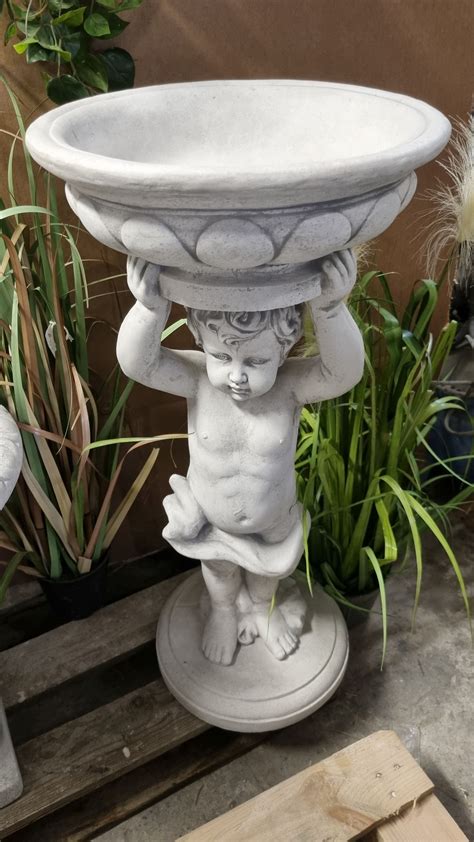 Gartenfigur Junge Mit Schale Zum Bepflanzen Antik Grau Statuen