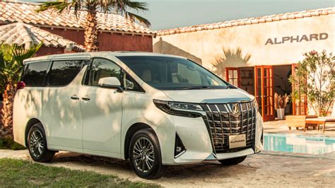 Next Generation Toyota Alphard Might Debut This Year