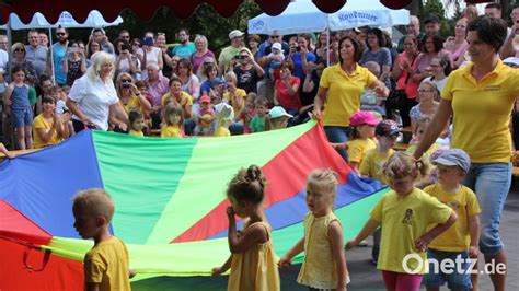 Buntes Familienfest Im Kinderhaus Kunterbunt Onetz