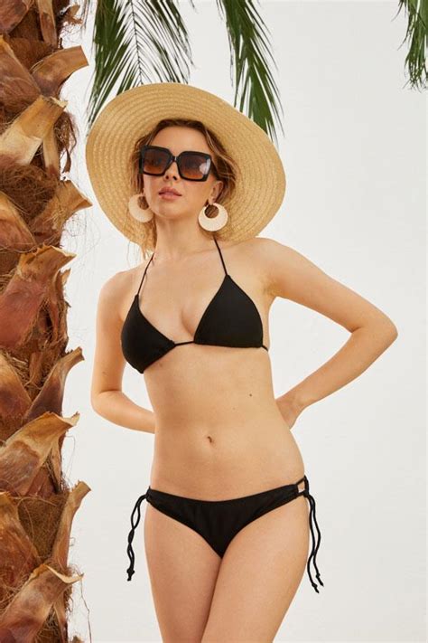 Siyah Bağlamalı Üçgen Bikini Takımı