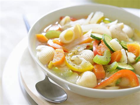 Gemüse Nudel Suppe Rezept EAT SMARTER