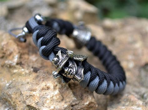 Best Paracord Bracelets Survival Bracelet Guide Awesome Stuff