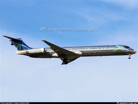 N Wa World Atlantic Airlines Mcdonnell Douglas Md Dc Photo