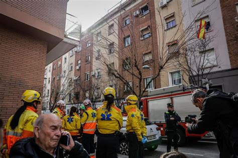 Un Edificio De Cinco Plantas Se Derrumba En Badalona V Deo