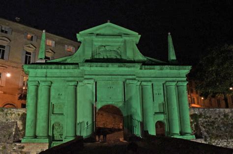 Giornata Della Salute Mentale Anche Porta San Giacomo Si Illumina Di