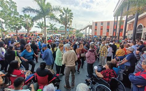 Todo un éxito el megabaile en la Plaza Hijas de Tampico El Sol de