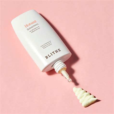 Солнцезащитный крем на химических фильтрах Blithe Honest Sunscreen SPF ...