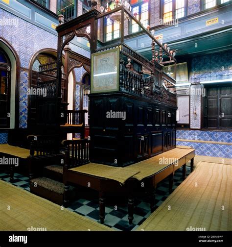 Bimah Synagogue Hi Res Stock Photography And Images Alamy