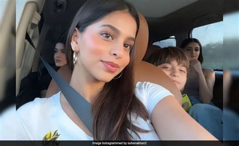 Suhana Khans Picture Perfect Selfie With Brother Abram Bffs Ananya