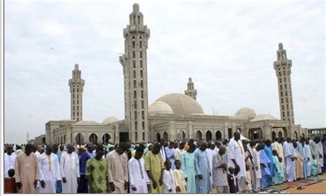 Visite Du Khalife Général Des Mourides à Dakar à Lécoute De Serigne