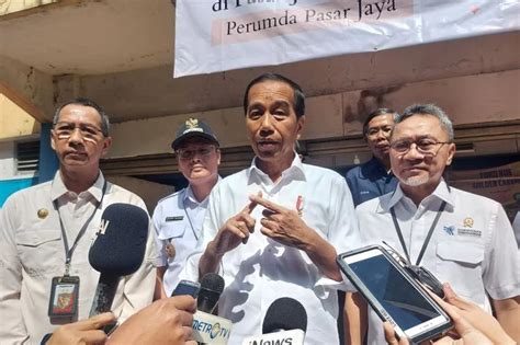 Presiden Jokowi Tinjau Stok Dan Harga Komoditas Pangan Di Du